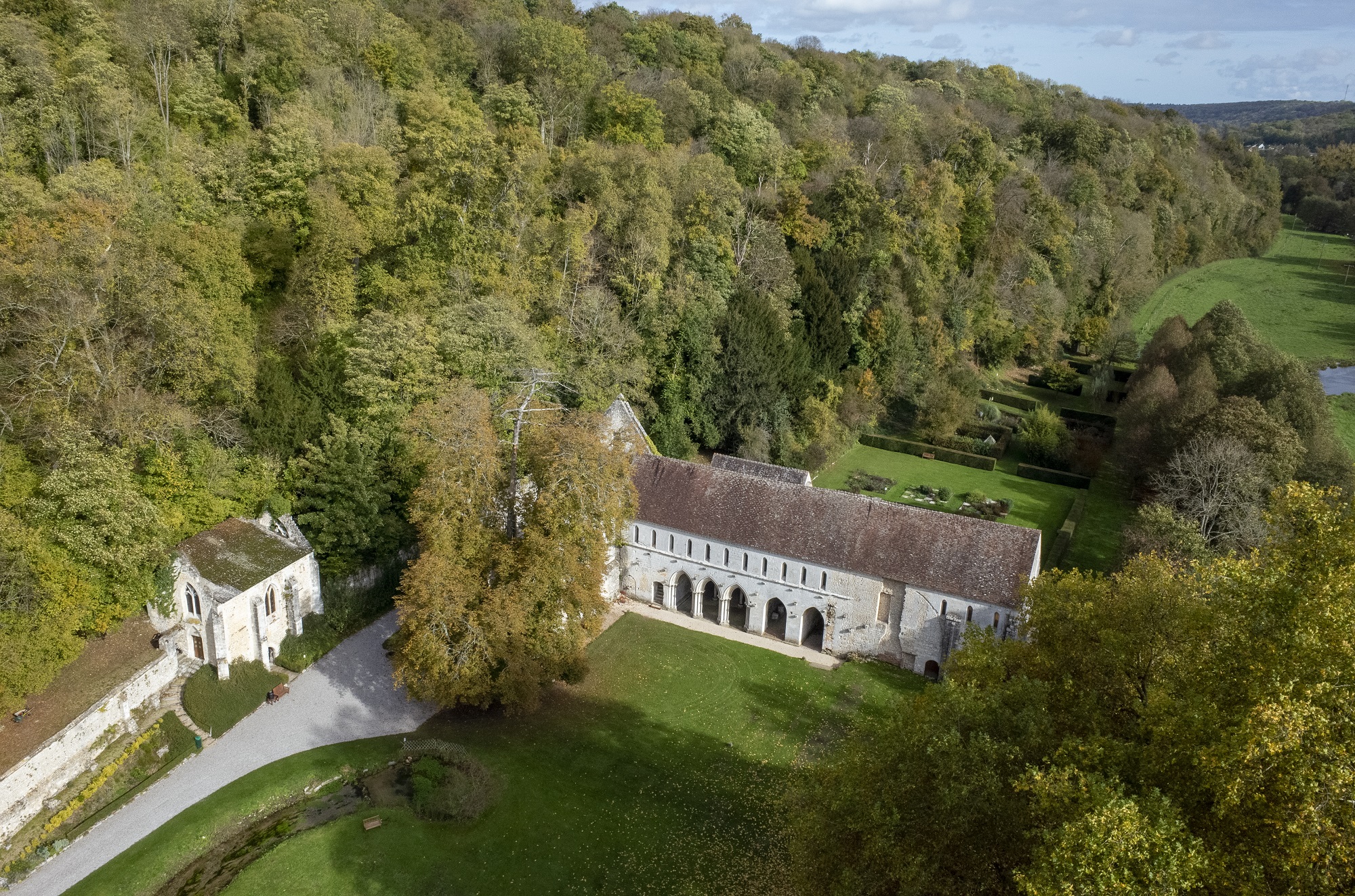 abbaye-de-Fontaine-Guerard-courriel-2.jpg